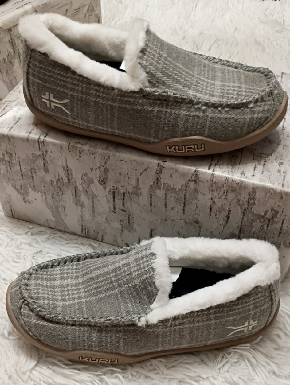 KURU Loft Women's Gray Plaid Slippers White Faux Fur Lining Arch Supportive